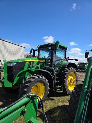 2023 John Deere 7R 210 Tractor