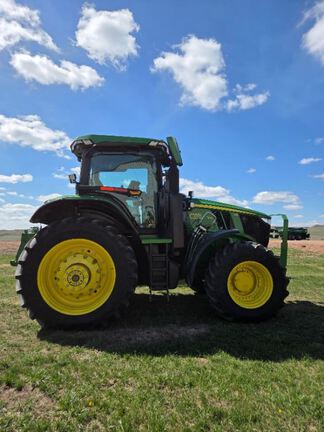 2023 John Deere 7R 210 Tractor
