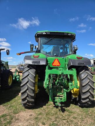 2023 John Deere 7R 210 Tractor