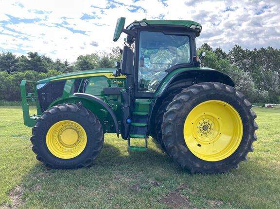 2023 John Deere 7R 210 Tractor