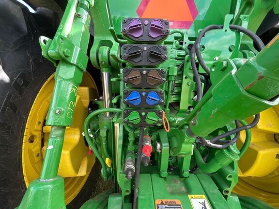 2023 John Deere 7R 210 Tractor