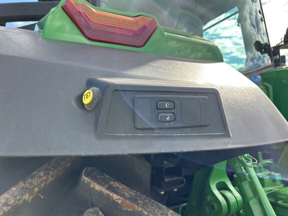 2023 John Deere 7R 210 Tractor