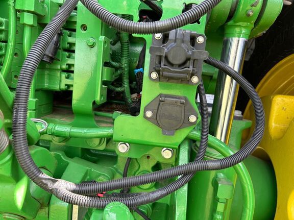 2023 John Deere 7R 210 Tractor