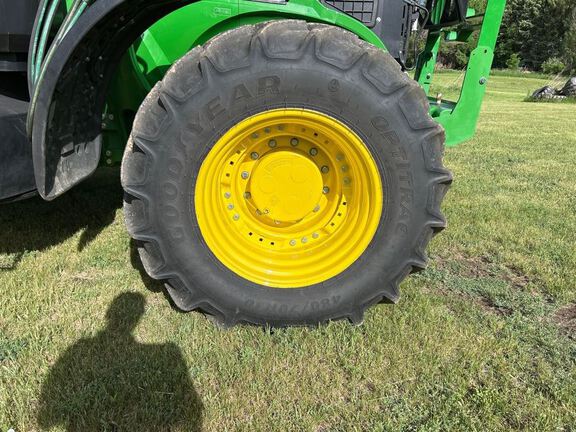 2023 John Deere 7R 210 Tractor