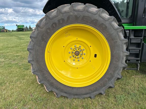 2023 John Deere 7R 210 Tractor