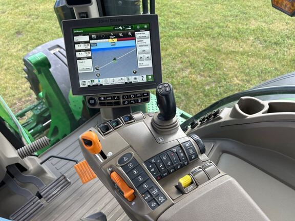 2023 John Deere 7R 210 Tractor