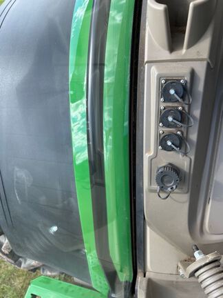 2023 John Deere 7R 210 Tractor