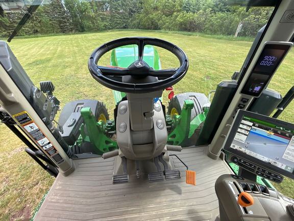2023 John Deere 7R 210 Tractor