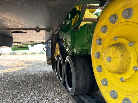 2025 John Deere 8RX 410 Tractor Rubber Track