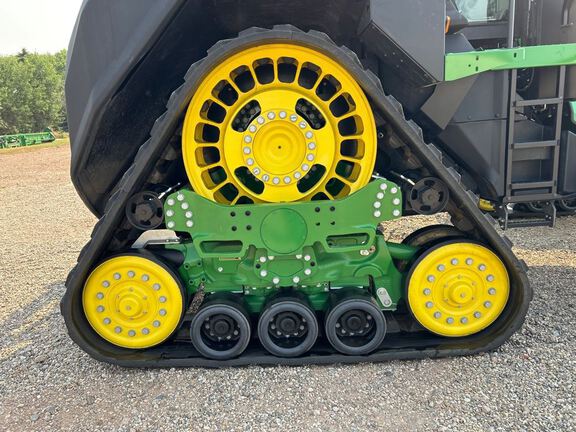 2025 John Deere 8RX 410 Tractor Rubber Track