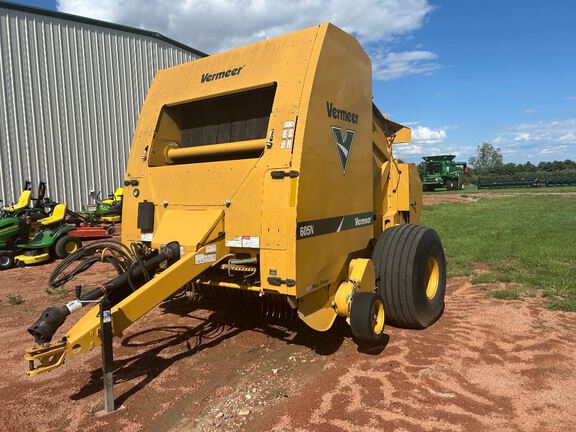 2015 Vermeer 605N Baler/Round