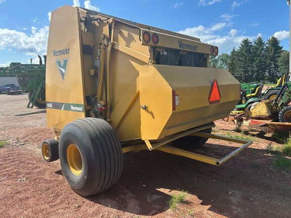 2015 Vermeer 605N Baler/Round