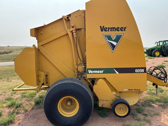 2015 Vermeer 605N Baler/Round