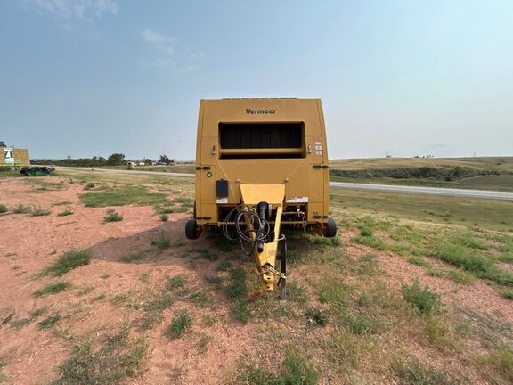2015 Vermeer 605N Baler/Round