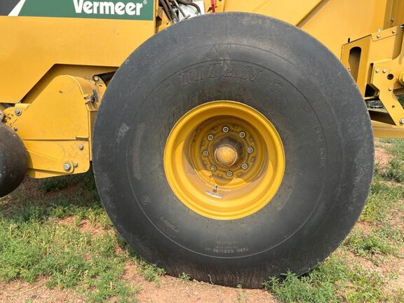 2015 Vermeer 605N Baler/Round