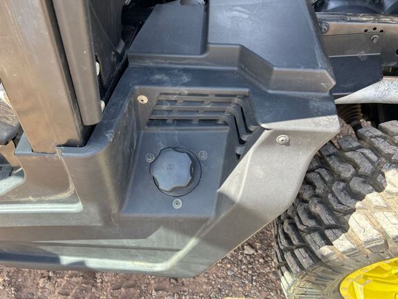 2024 John Deere XUV835R ATV