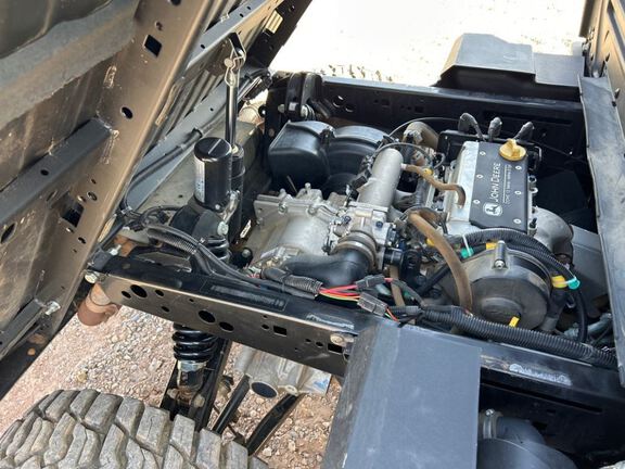 2024 John Deere XUV835R ATV