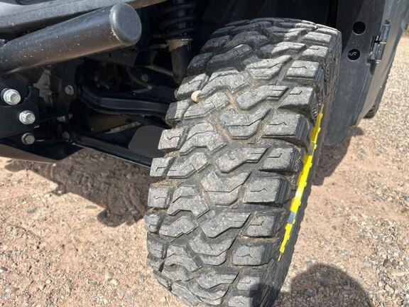2024 John Deere XUV835R ATV