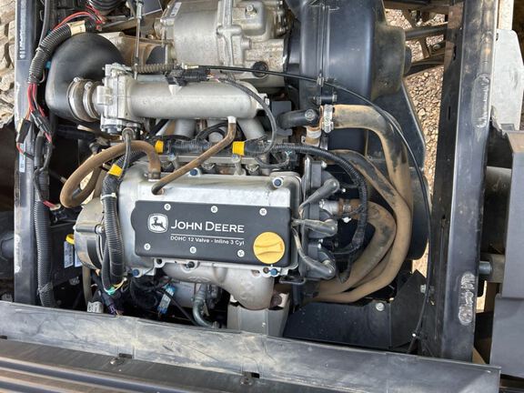 2024 John Deere XUV835R ATV