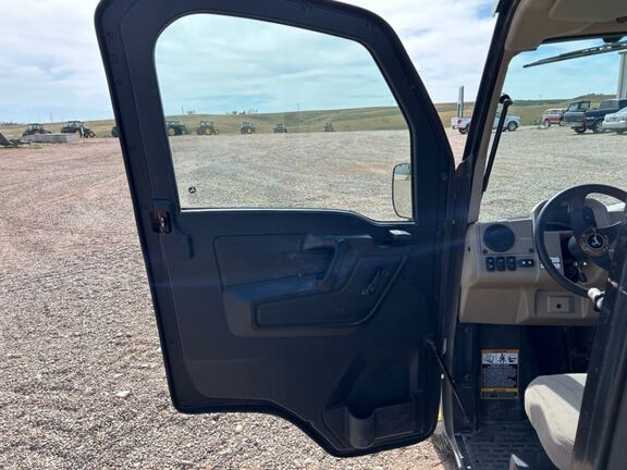 2024 John Deere XUV835R ATV