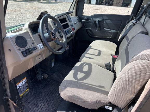 2024 John Deere XUV835R ATV