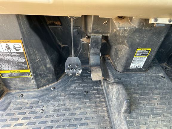 2024 John Deere XUV835R ATV