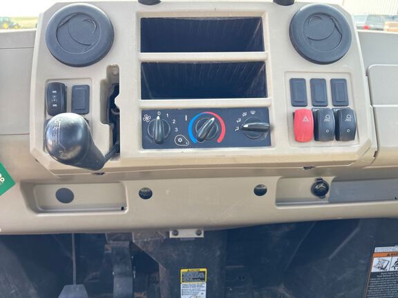 2024 John Deere XUV835R ATV