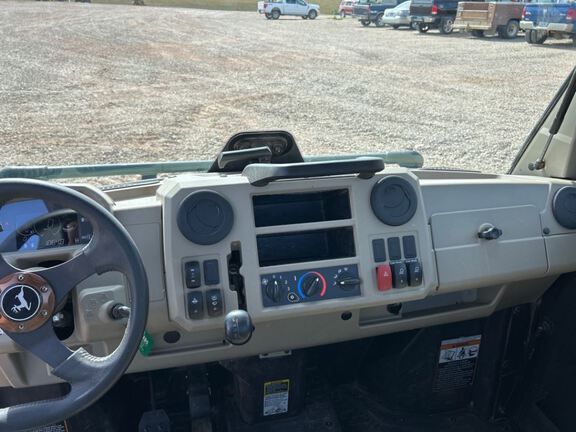2024 John Deere XUV835R ATV