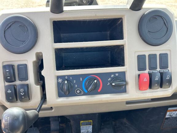 2024 John Deere XUV835R ATV
