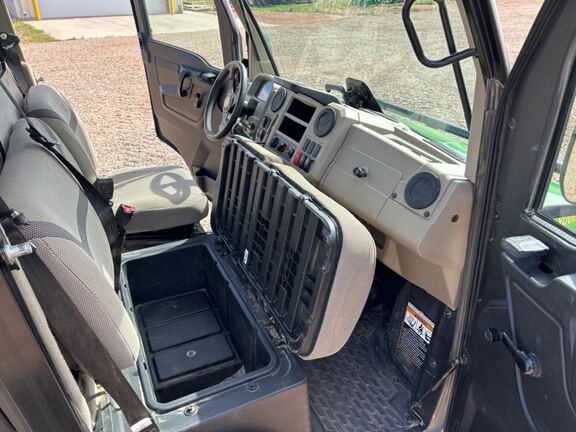 2024 John Deere XUV835R ATV