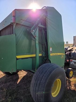 2015 John Deere 569 Baler/Round