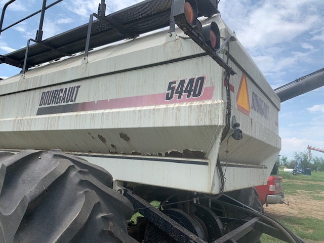 2004 Bourgault 5710 Air Drill