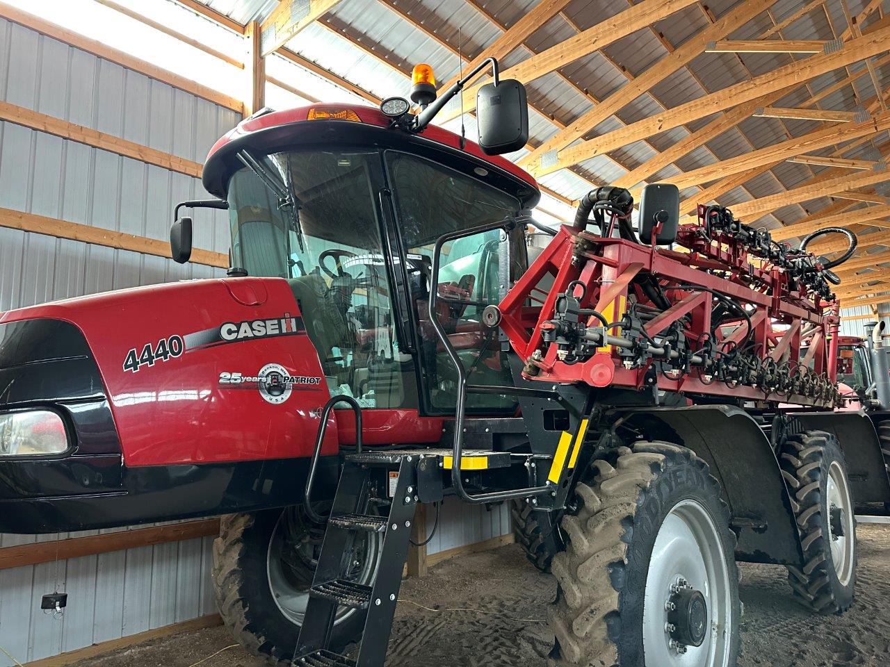 2017 Case IH Patriot 4440 Sprayer/High Clearance