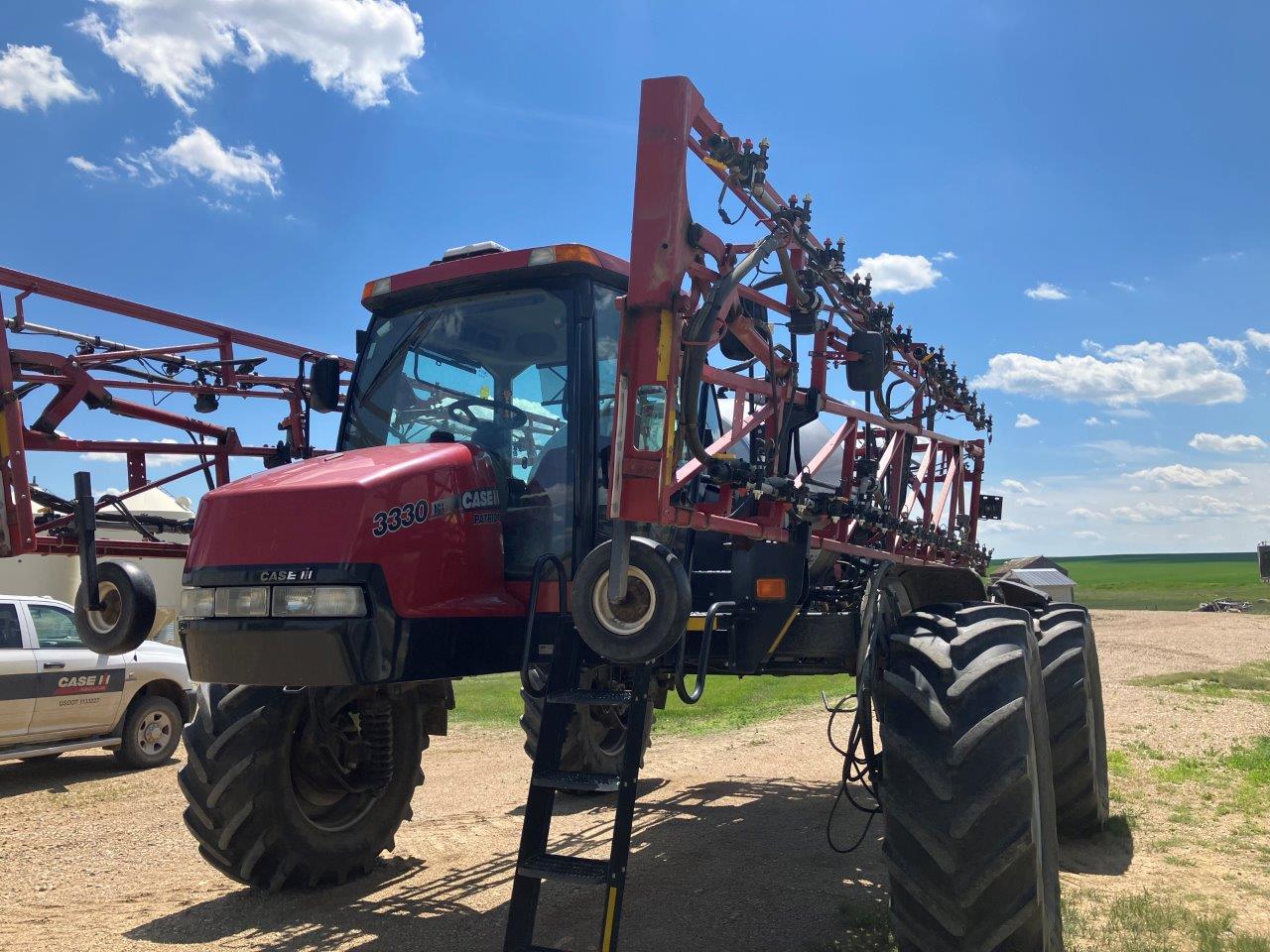 2011 Case IH PAT3330 Sprayer/High Clearance