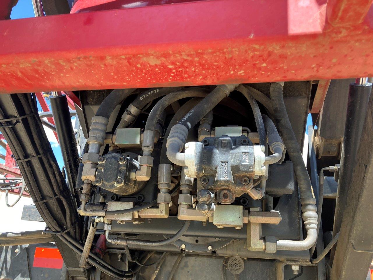 2011 Case IH PAT3330 Sprayer/High Clearance