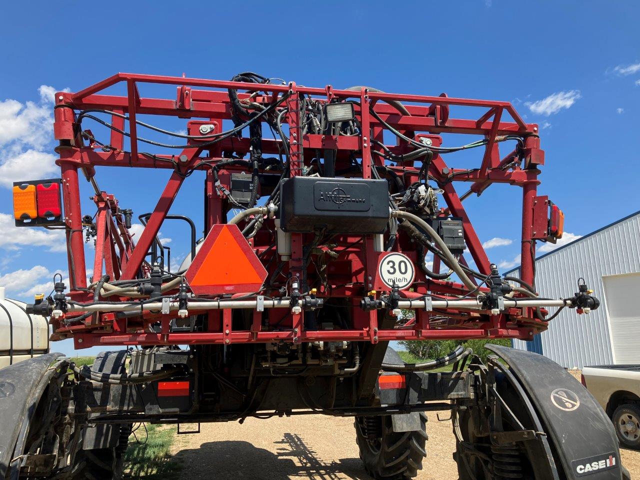 2011 Case IH PAT3330 Sprayer/High Clearance