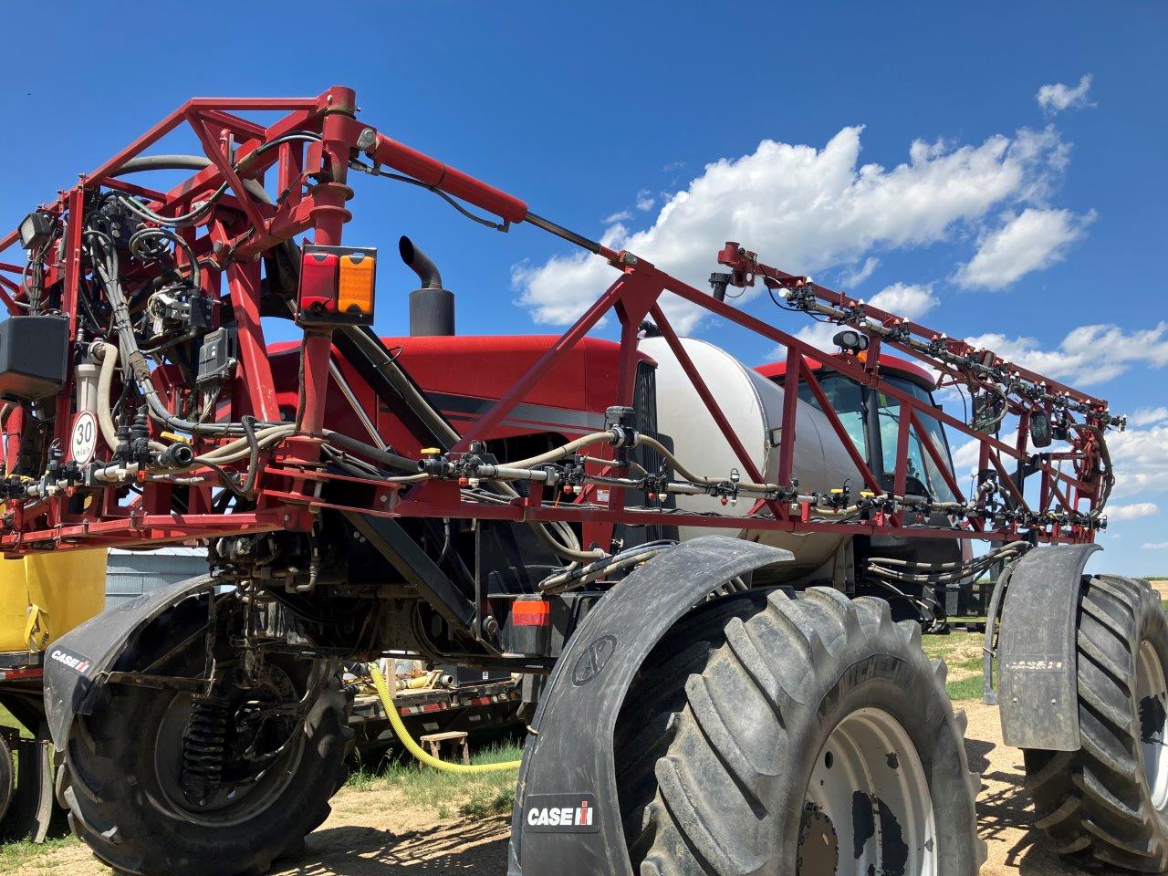 2011 Case IH PAT3330 Sprayer/High Clearance