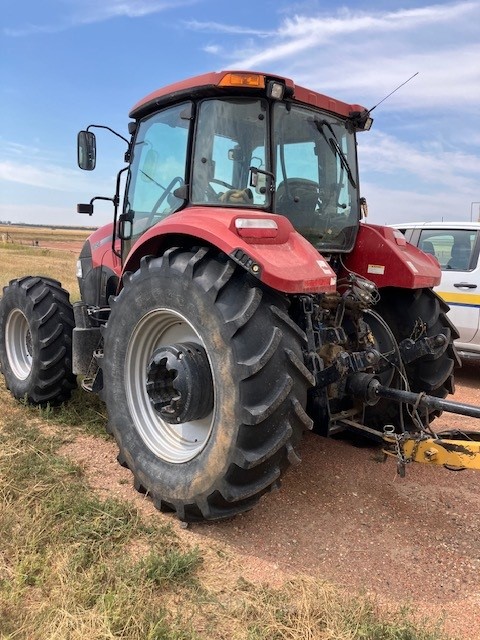 2013 Case IH FARM105U Tractor