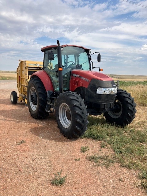 2013 Case IH FARM105U Tractor