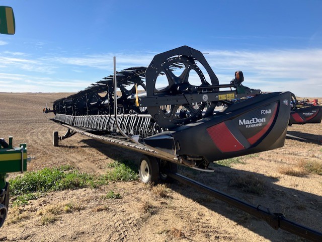 2019 MacDon FD140 Header Combine