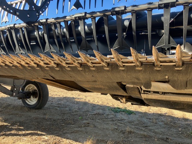 2019 MacDon FD140 Header Combine