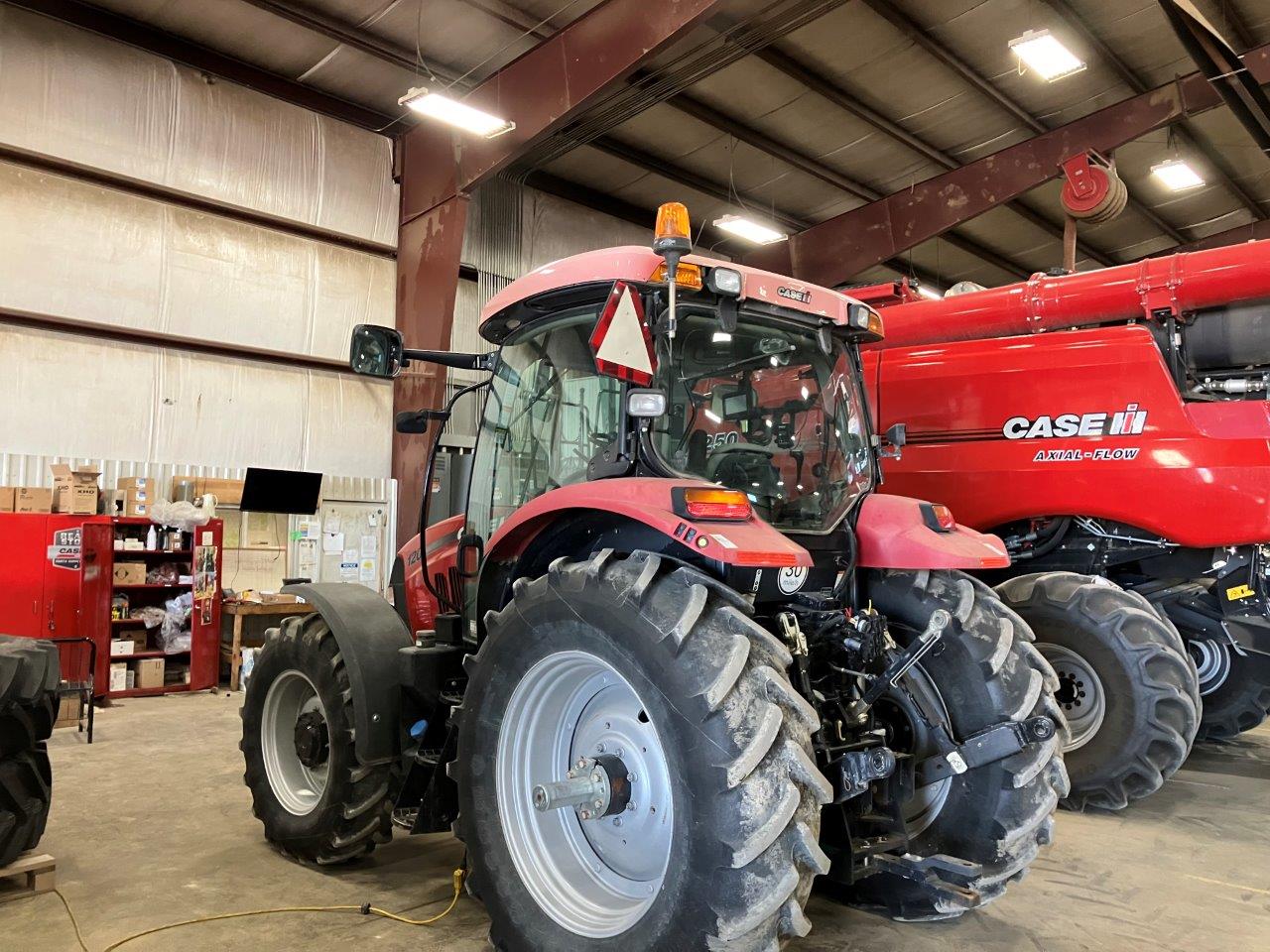 2013 Case IH Maxxum 120 MC Tractor