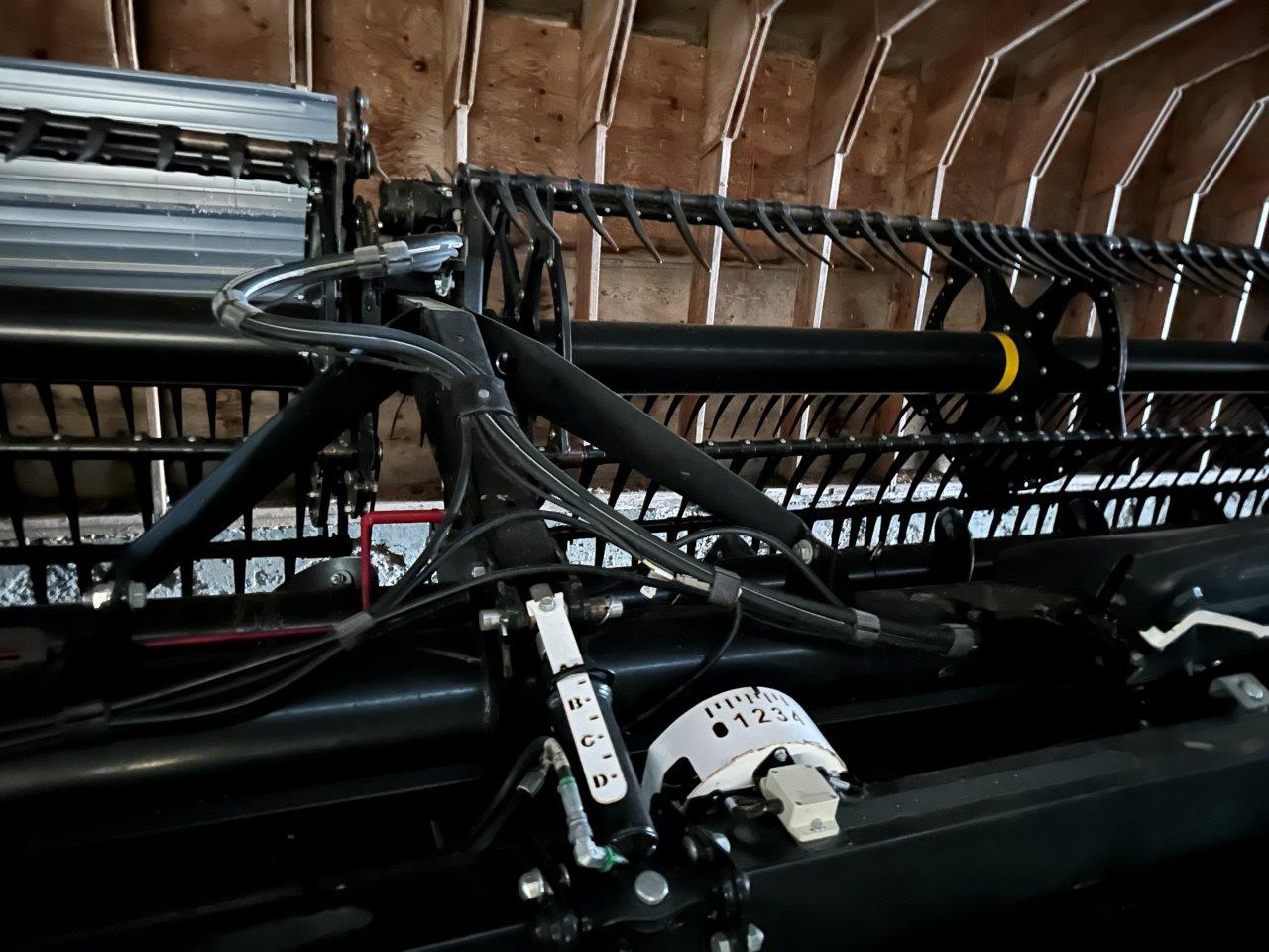 2019 MacDon FD140 Header Combine