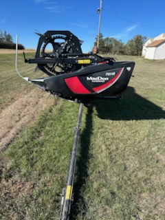 2019 MacDon FD140 Header Combine