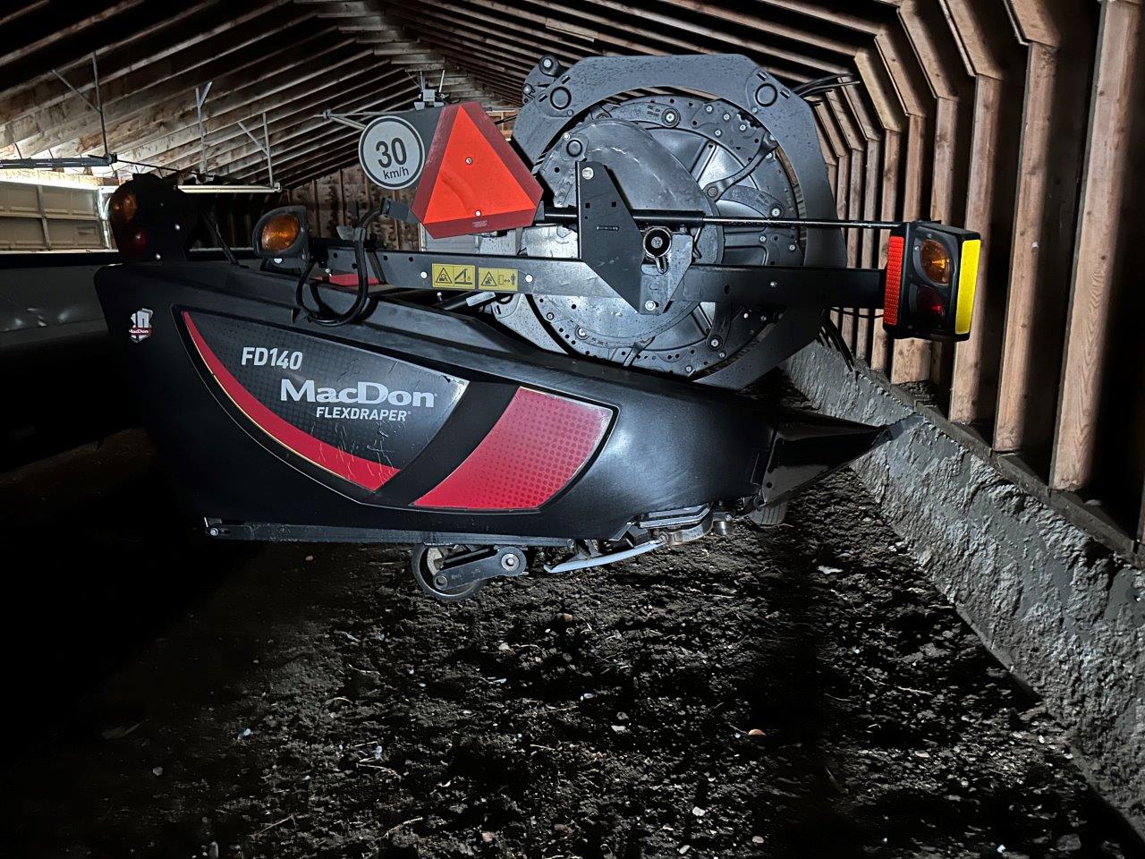 2019 MacDon FD140 Header Combine