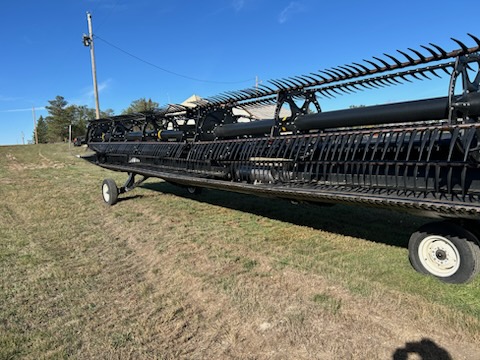 2019 MacDon FD140 Header Combine