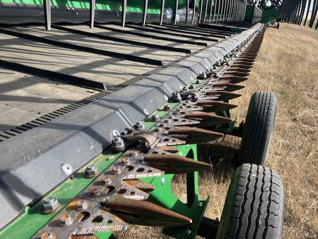 2022 John Deere HD40R Header Rigid