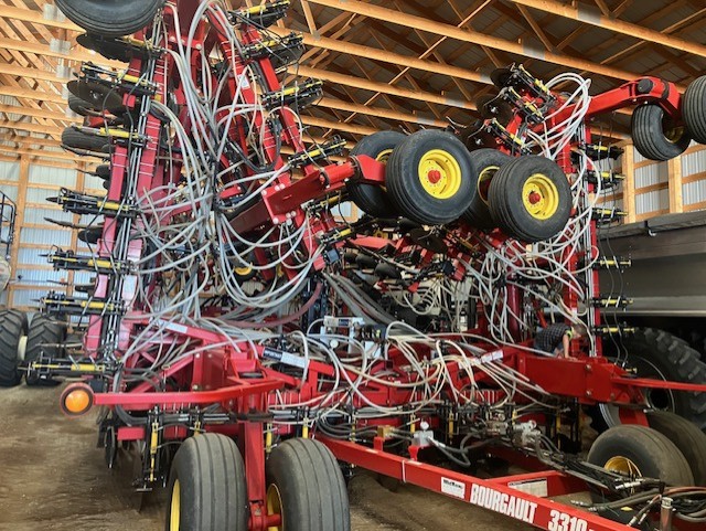 2009 Bourgault 3310-65 Air Seeder