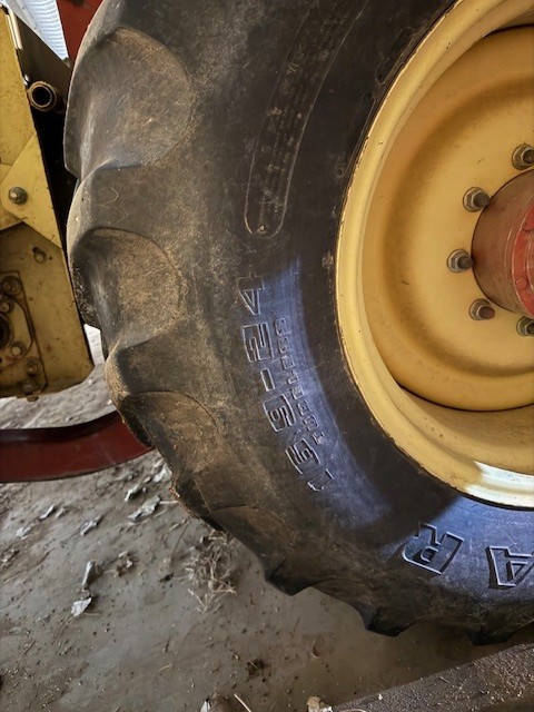 1996 New Holland 2450 Windrower