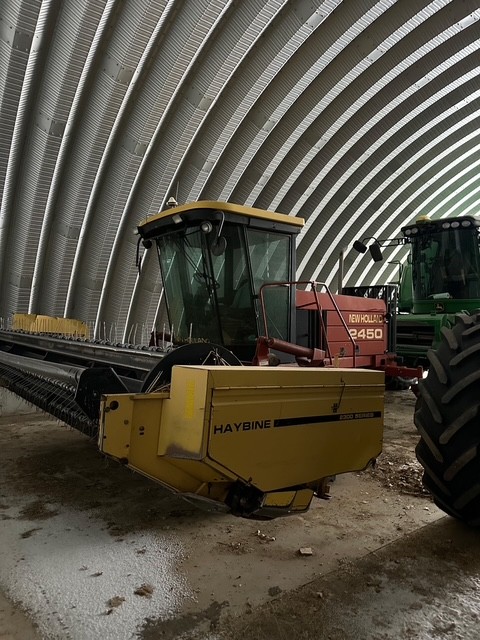 1996 New Holland 2450 Windrower